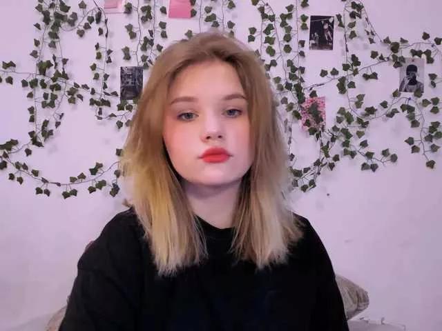 KITI111 on BongaCams 