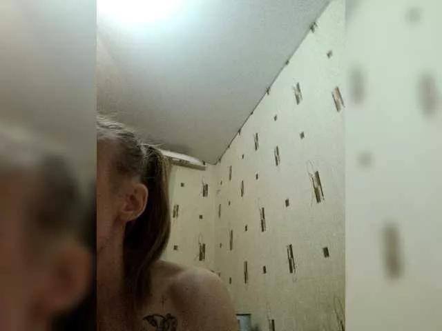 Krisfox1 on BongaCams 