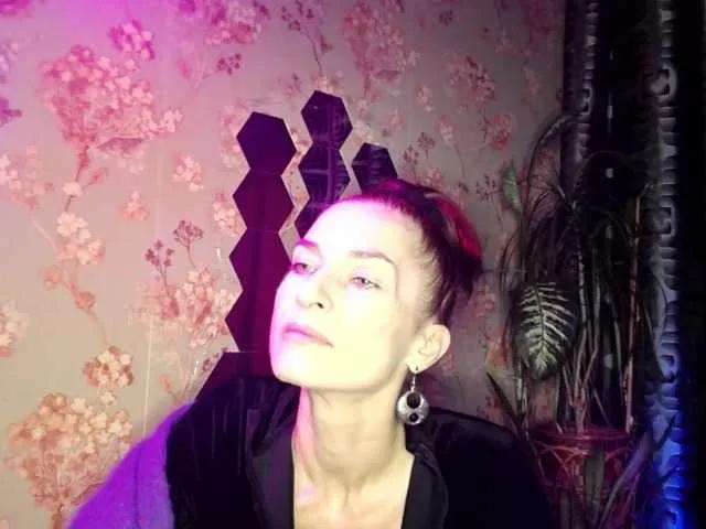 KristinGlow on BongaCams 