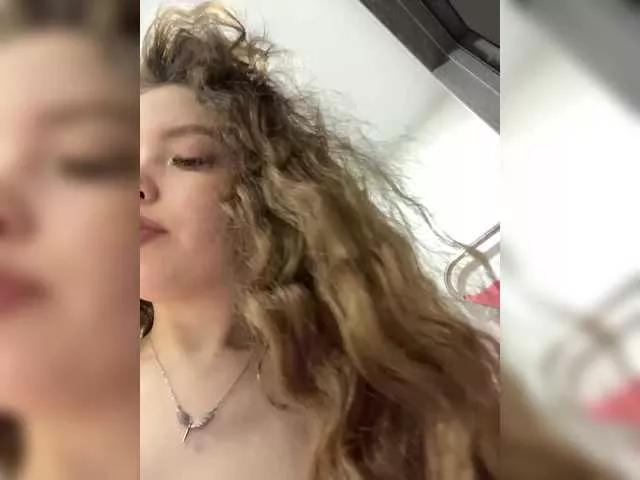 LadyEmily on BongaCams 