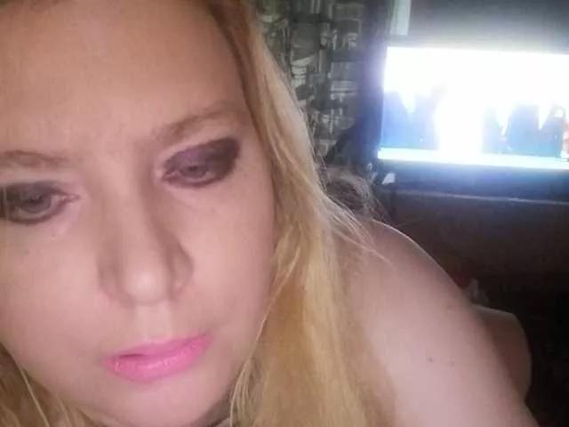 Lara551 on BongaCams 
