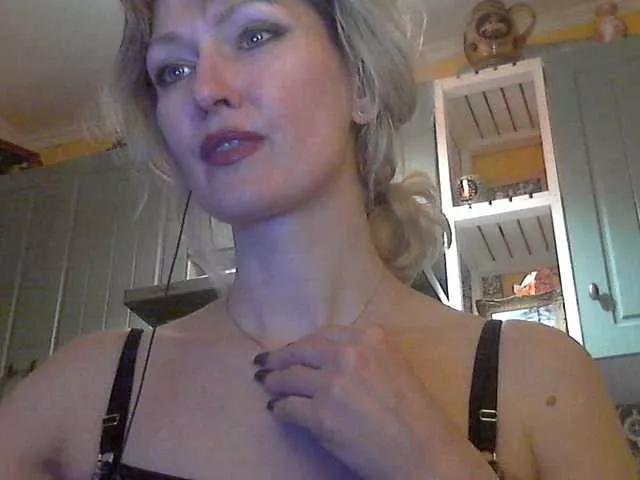 LaraEva on BongaCams 