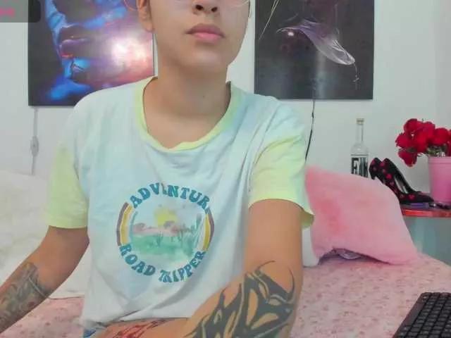 Lenaevans29 on BongaCams 