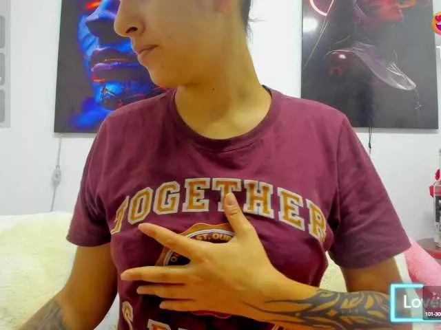 Lenaevans29 on BongaCams 