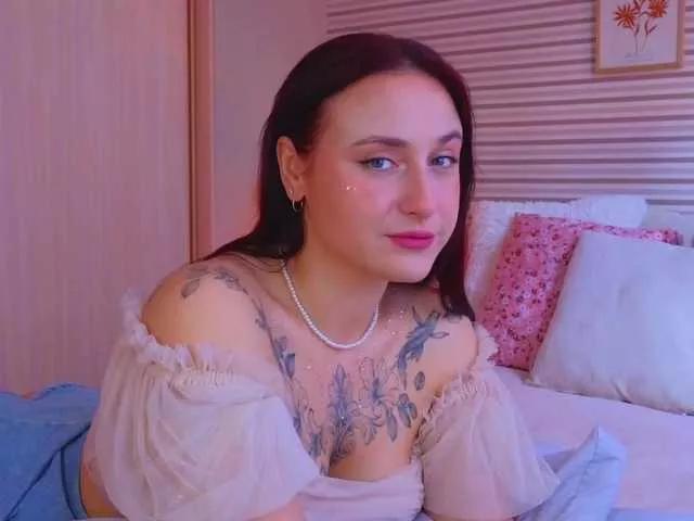 Offline Lillii on BongaCams