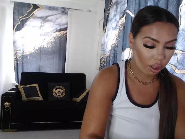 linawhite2 on BongaCams