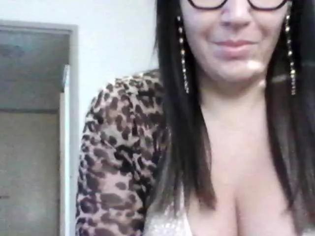 Lindafrancaise on BongaCams 