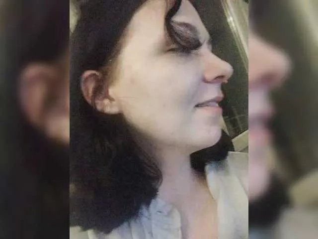 Freechat Lirras on BongaCams