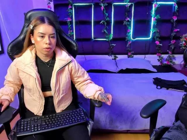 LizaAndCharlottt on BongaCams 