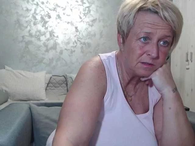 LovePinkLilli on BongaCams 