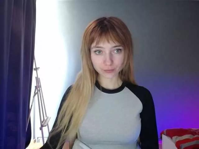 Offline LuciaLovely on BongaCams