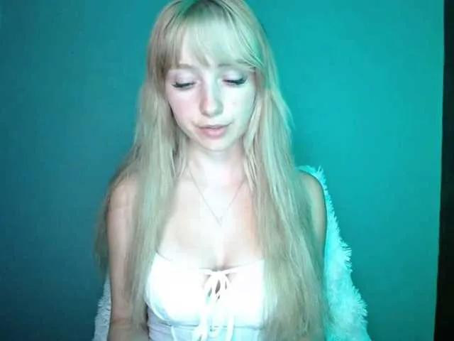 LuciaLovely from BongaCams