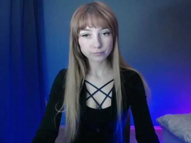 Offline LuciaLovely on BongaCams