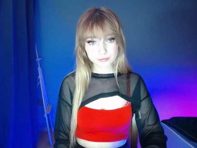 Offline LuciaLovely on BongaCams