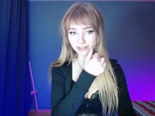 Offline LuciaLovely on BongaCams