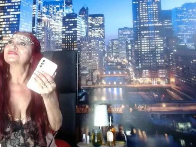 Lucy-mature on BongaCams 