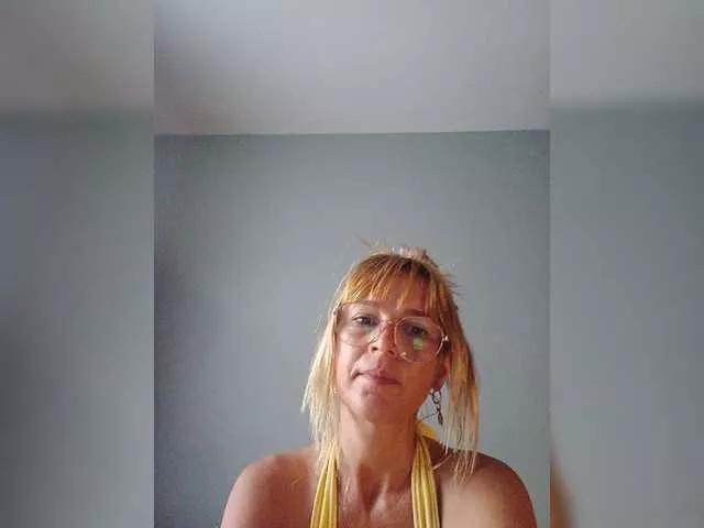 Luna-Natural on BongaCams 