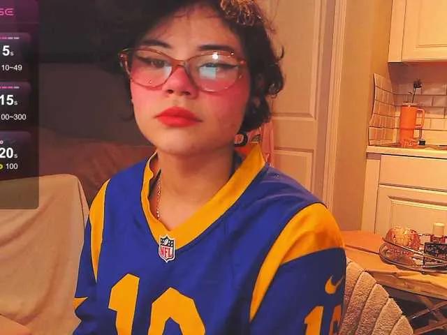 Masturbate to 18 years old LunaMilav from BongaCams LunaMilav from BongaCams