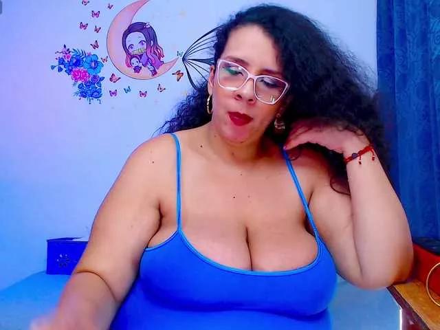 lyalatin4 on BongaCams 