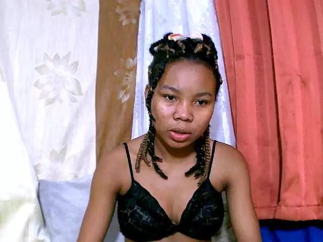 Maarcelinahh on BongaCams 