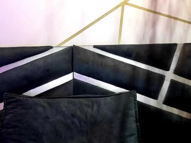 Offline maddy-jacksonw on BongaCams