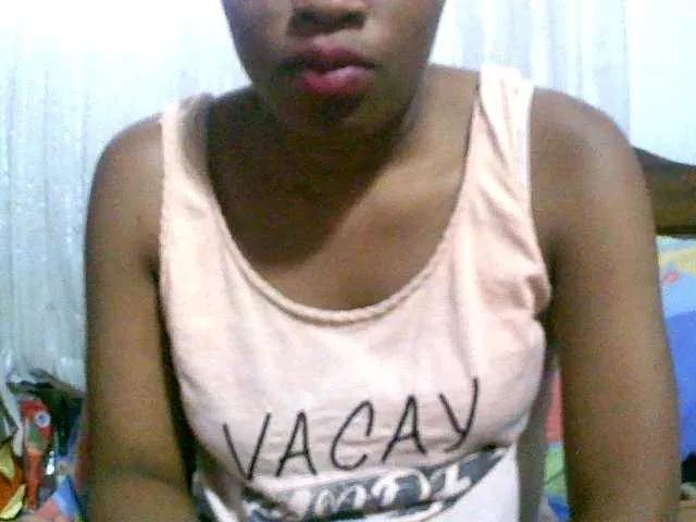 MaelahLove on BongaCams 