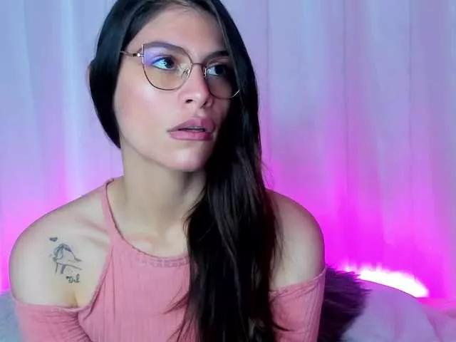 maggiebloom- on BongaCams 