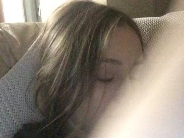 Mariahiness18 on BongaCams 