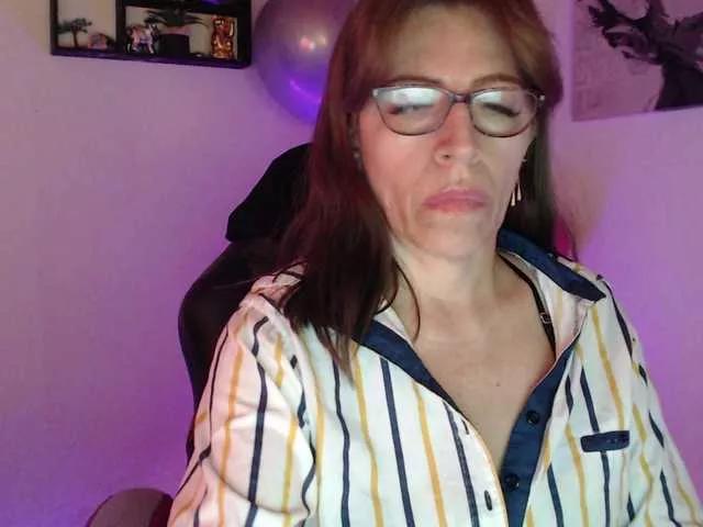 maturehot-1 on BongaCams 
