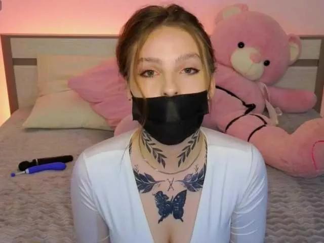 miachill on BongaCams 