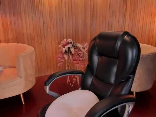 MiaRoberts1 on BongaCams 