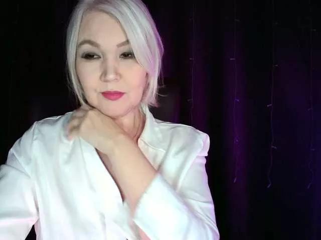 MilfNellya on BongaCams 