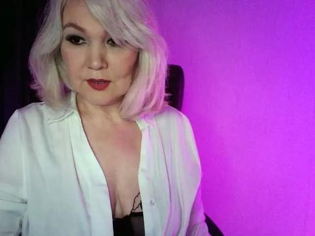 MilfNellya on BongaCams 