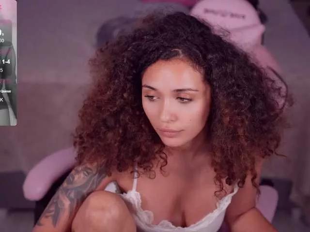 Moan4u on BongaCams 