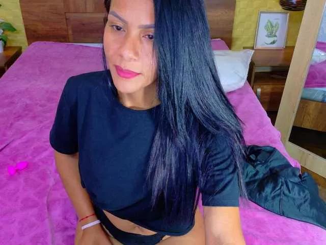 Mrs-booty on BongaCams 