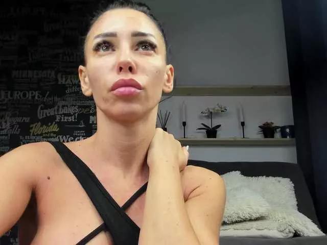 MyaBlack on BongaCams 