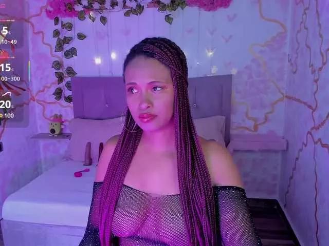 NaomiDh on BongaCams 