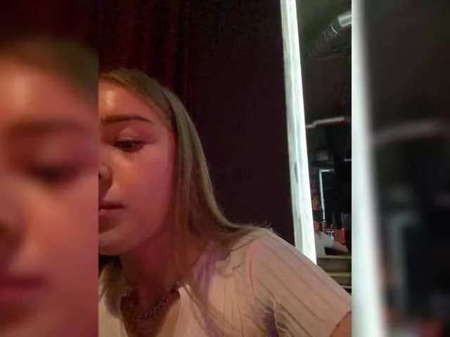 Nestyzz on BongaCams 
