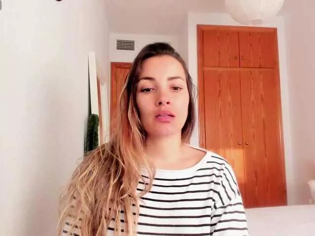 NiaStone on BongaCams 