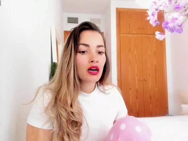 NiaStone on BongaCams 