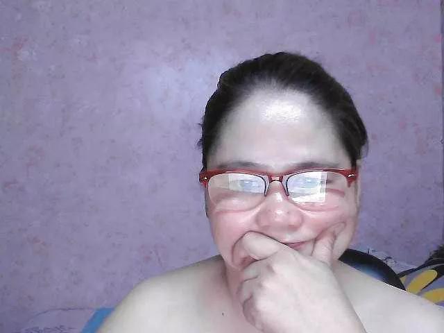 NICEtitspinay on BongaCams 