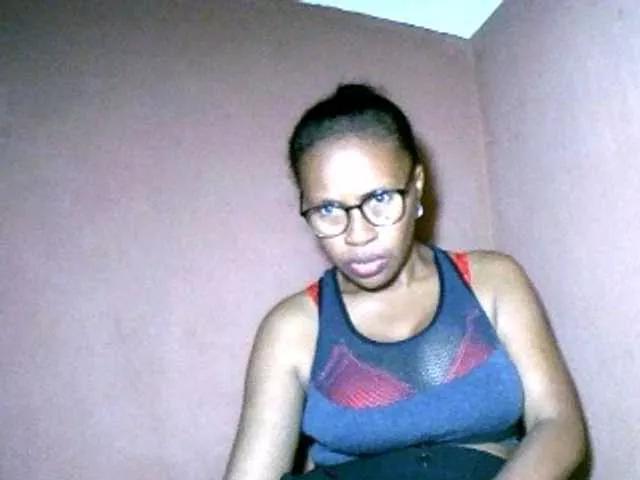 Nirinah2710 on BongaCams 