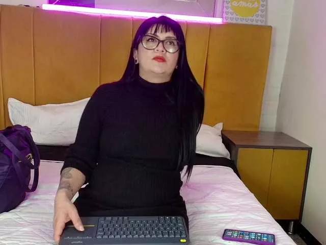 Oriana82 on BongaCams 