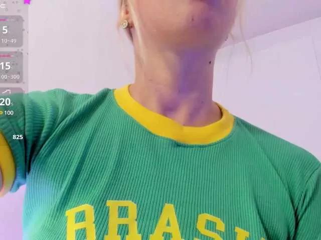 peach-tay on BongaCams 