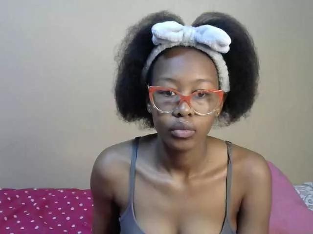 PetiteJasmine on BongaCams 