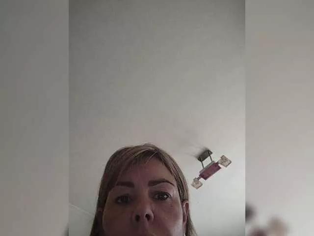 Pirulera-a on BongaCams 