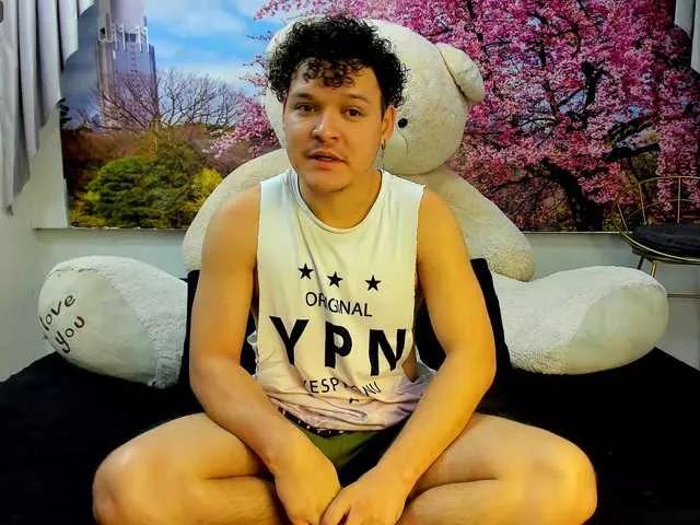 PolyAmoryx on BongaCams 