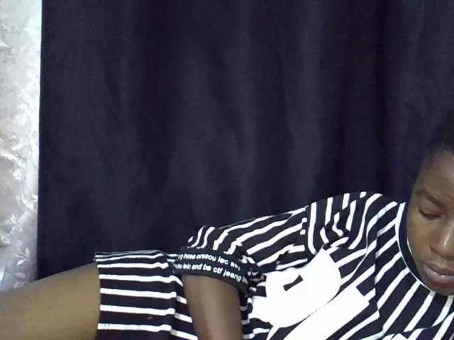 Pretty-Queen18 on BongaCams 