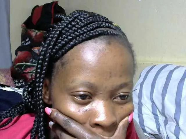 PrettyAlianah on BongaCams 