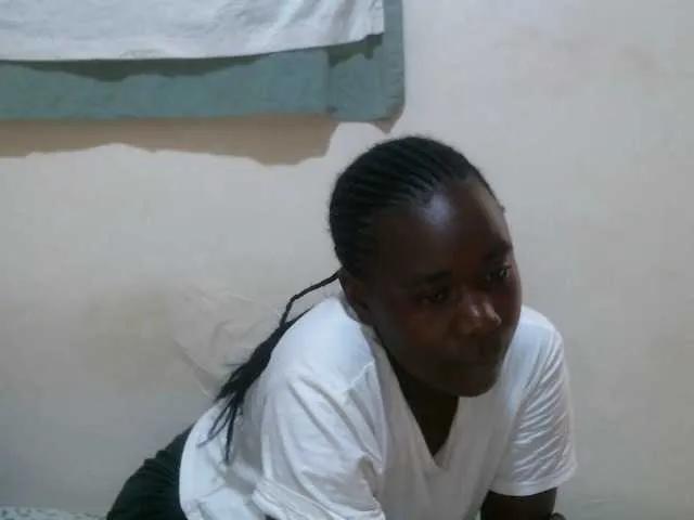 queen-sly from BongaCams